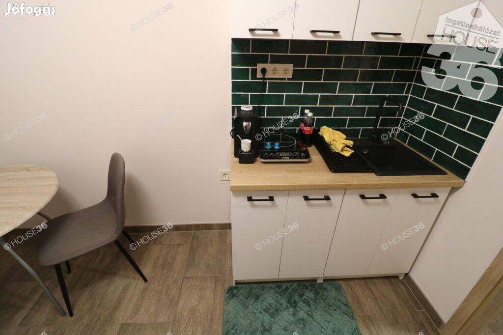 TELJES MÉRTÉKBEN FELÚJÍTOTT NYARALÓ ELADÓ!