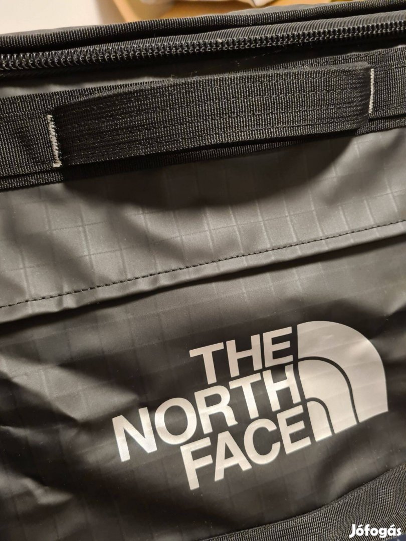 TNF The North Face Base Camp Box M utazótáska (újszerű állapot)