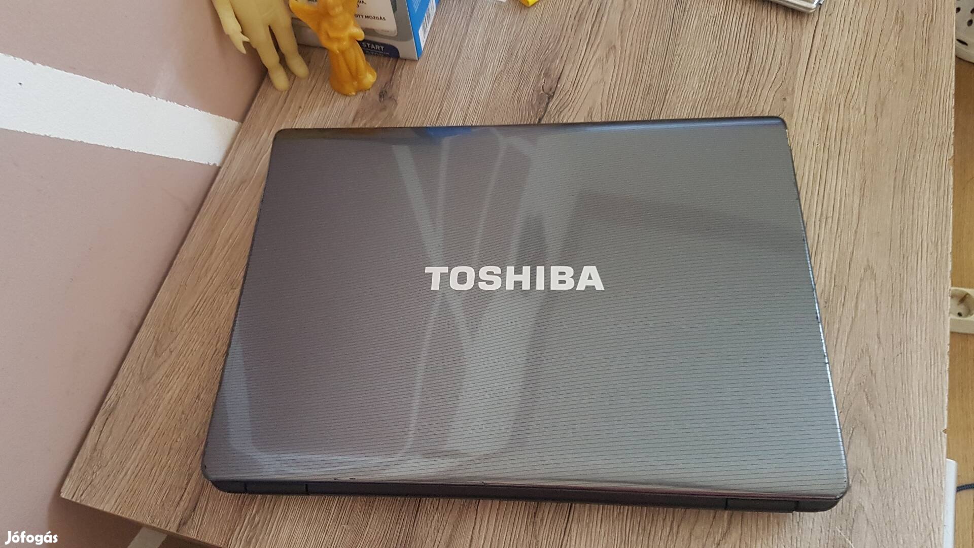 TOSHIBA Laptop Nagyon Szép Állapotban Eladó Pécsett 