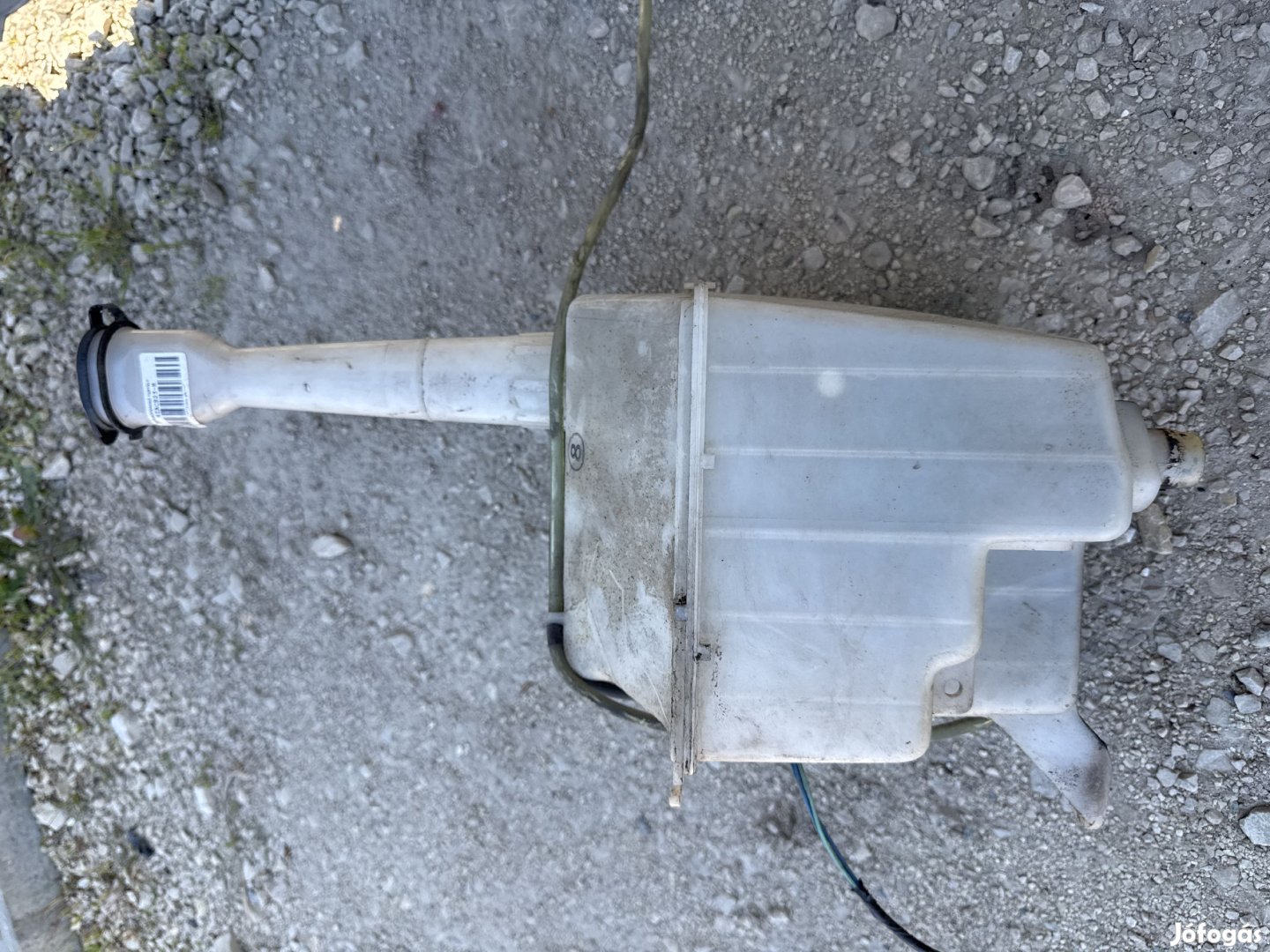 TOYOTA HI-ACE ABLAKMOSÓ TARTÁLY eladó