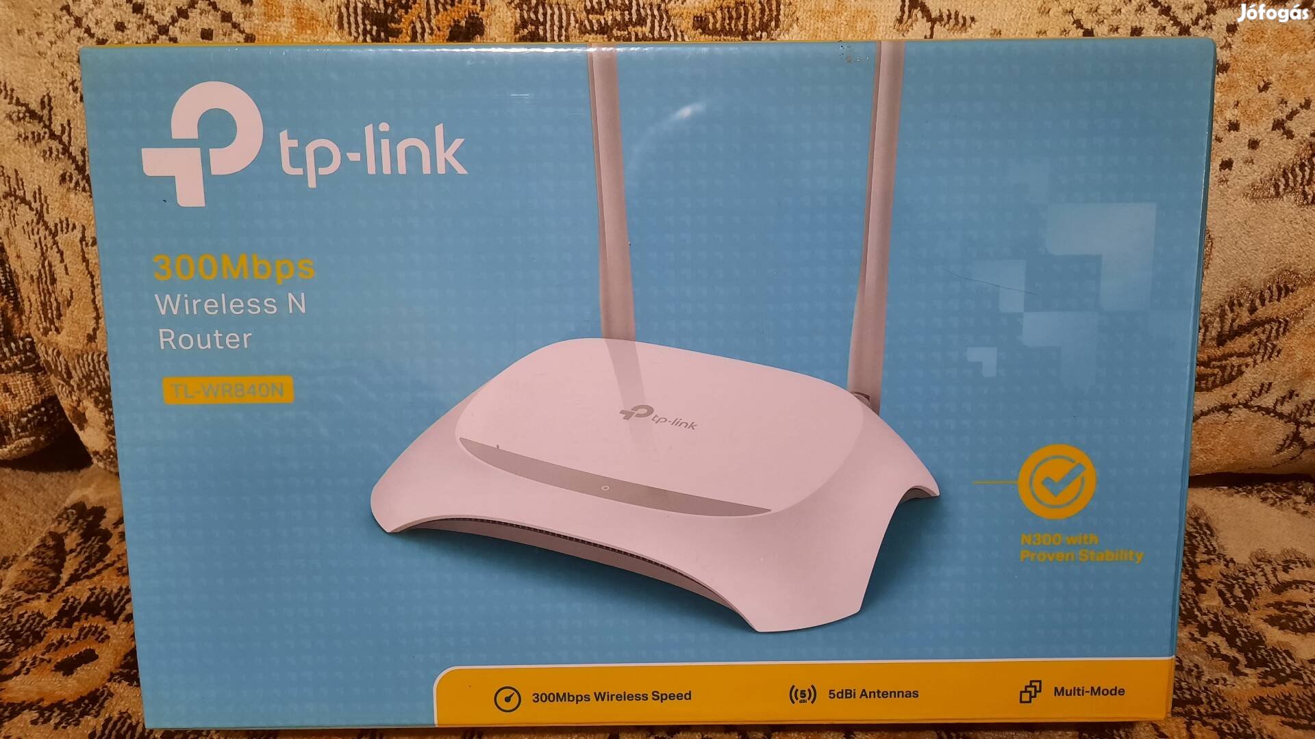 TP-Link . TL-WR840N  wifi router.