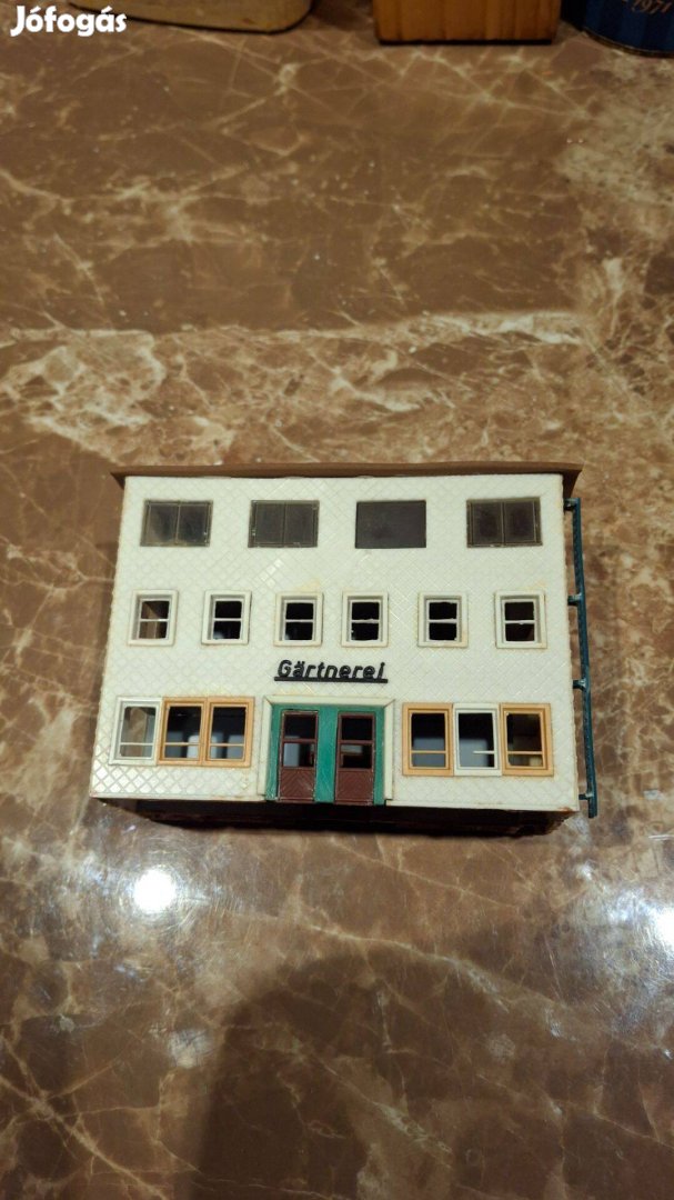 TT modell emeletes ház