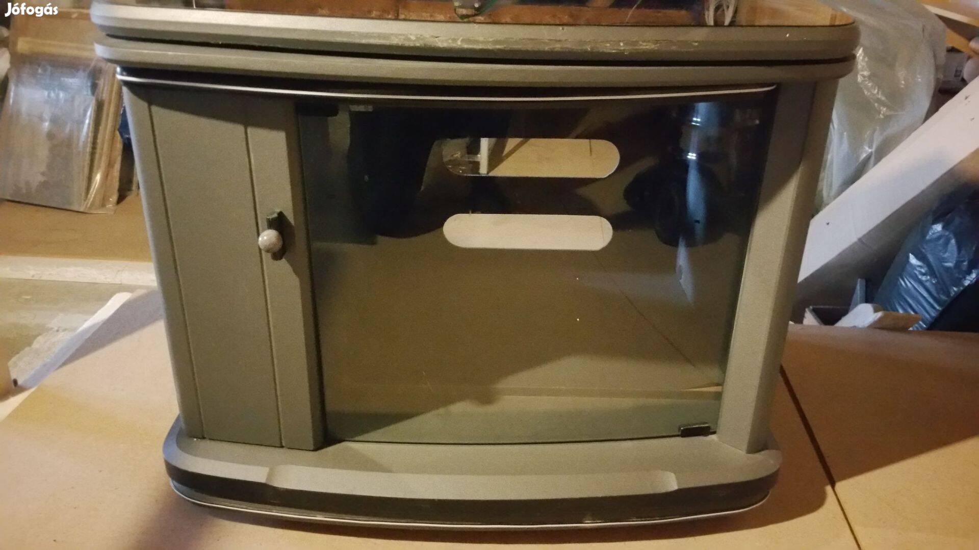 TV asztal eladó. Felső fele forgató üveglap