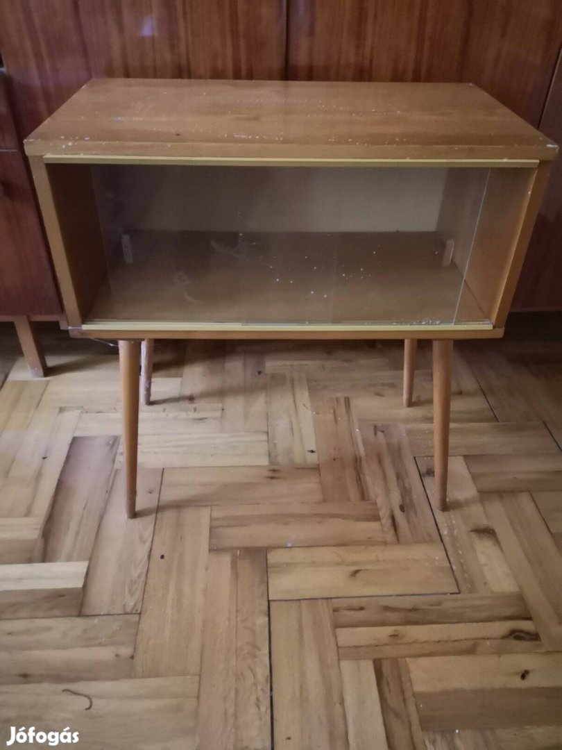 TV asztal üveges elejű