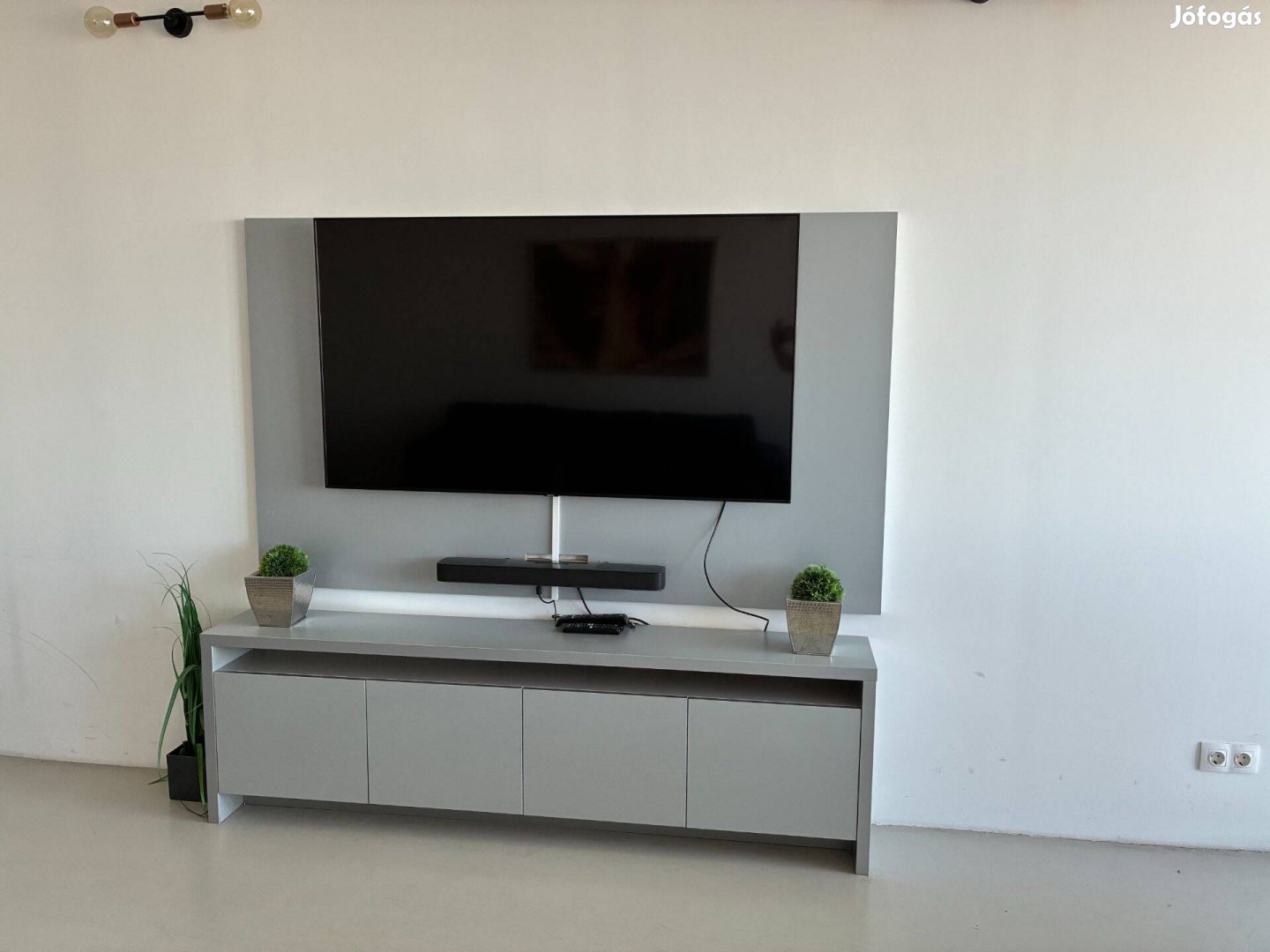 TV szekrény +TV