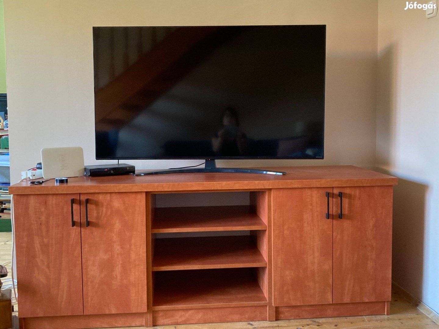 TV szekrény-polc