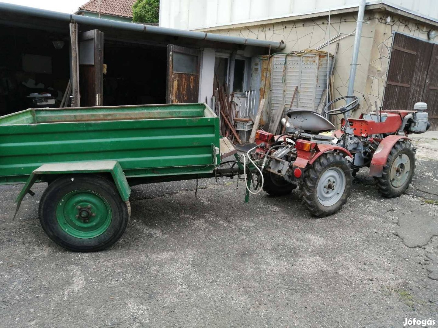TZ4K-14B traktor pótkocsival, tartozékokkal + Honda kistraktor