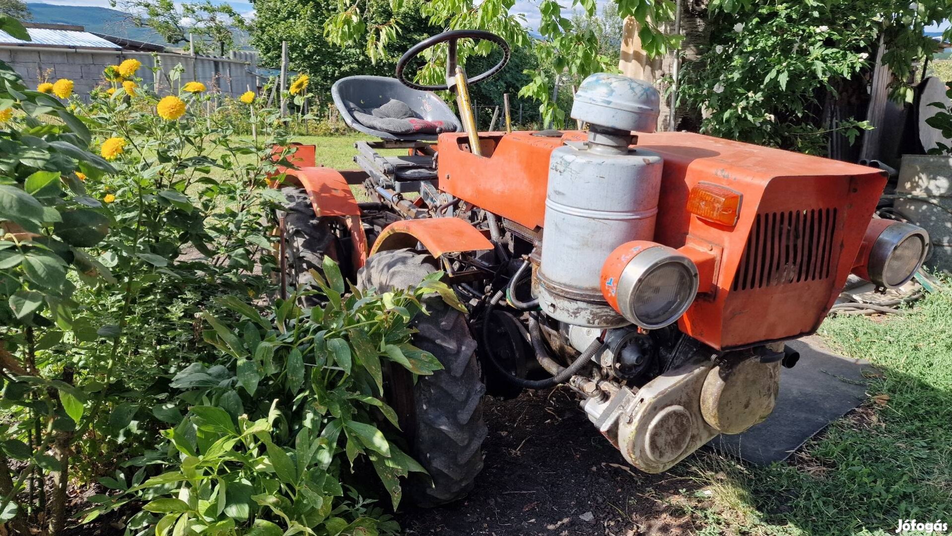 TZ-4K-14B traktor és tartozékok