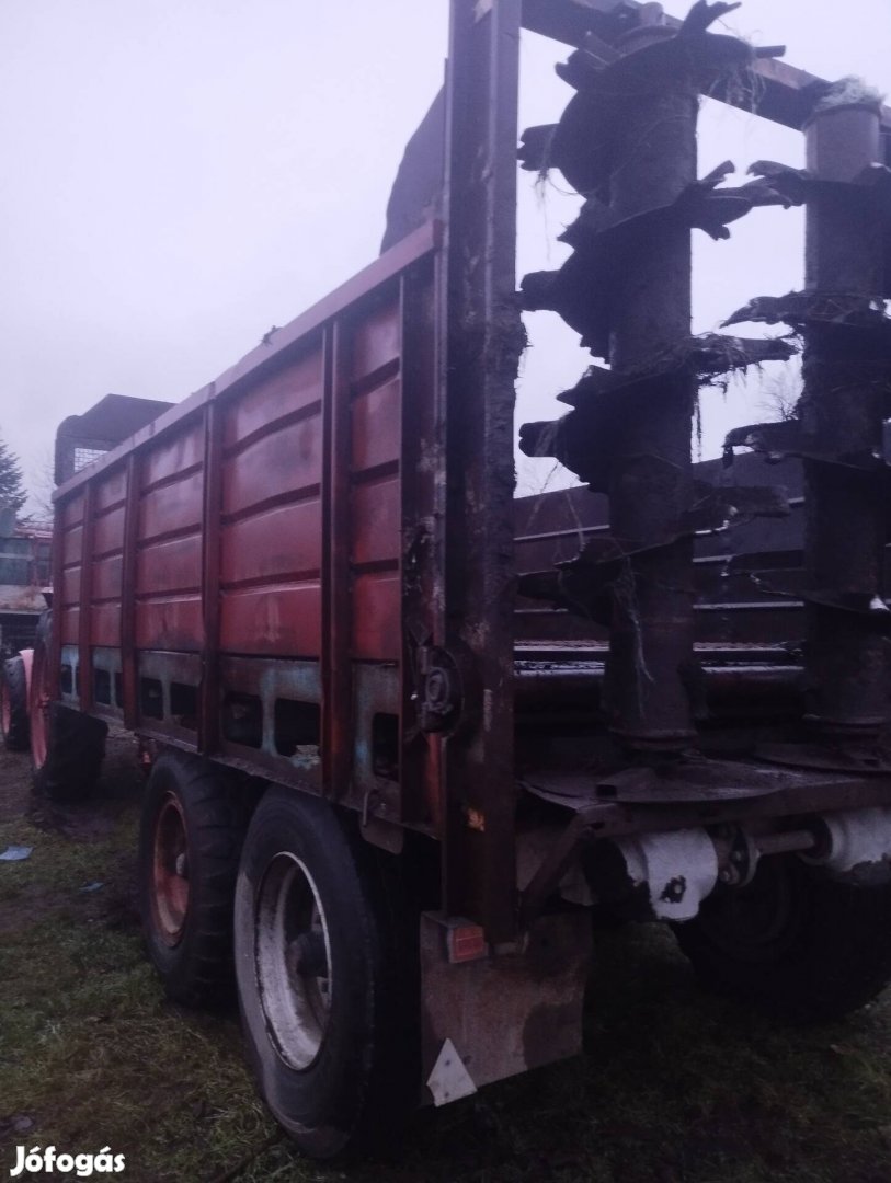 T 088 trágyaszóró eladó 