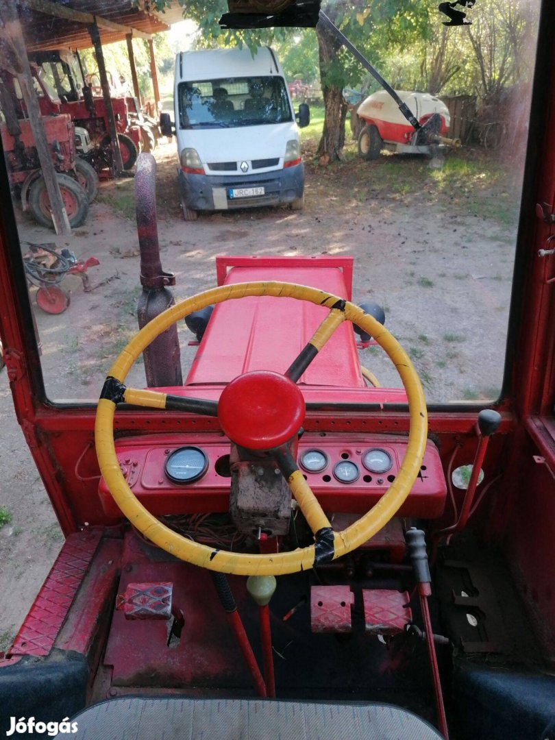 T 25 traktor