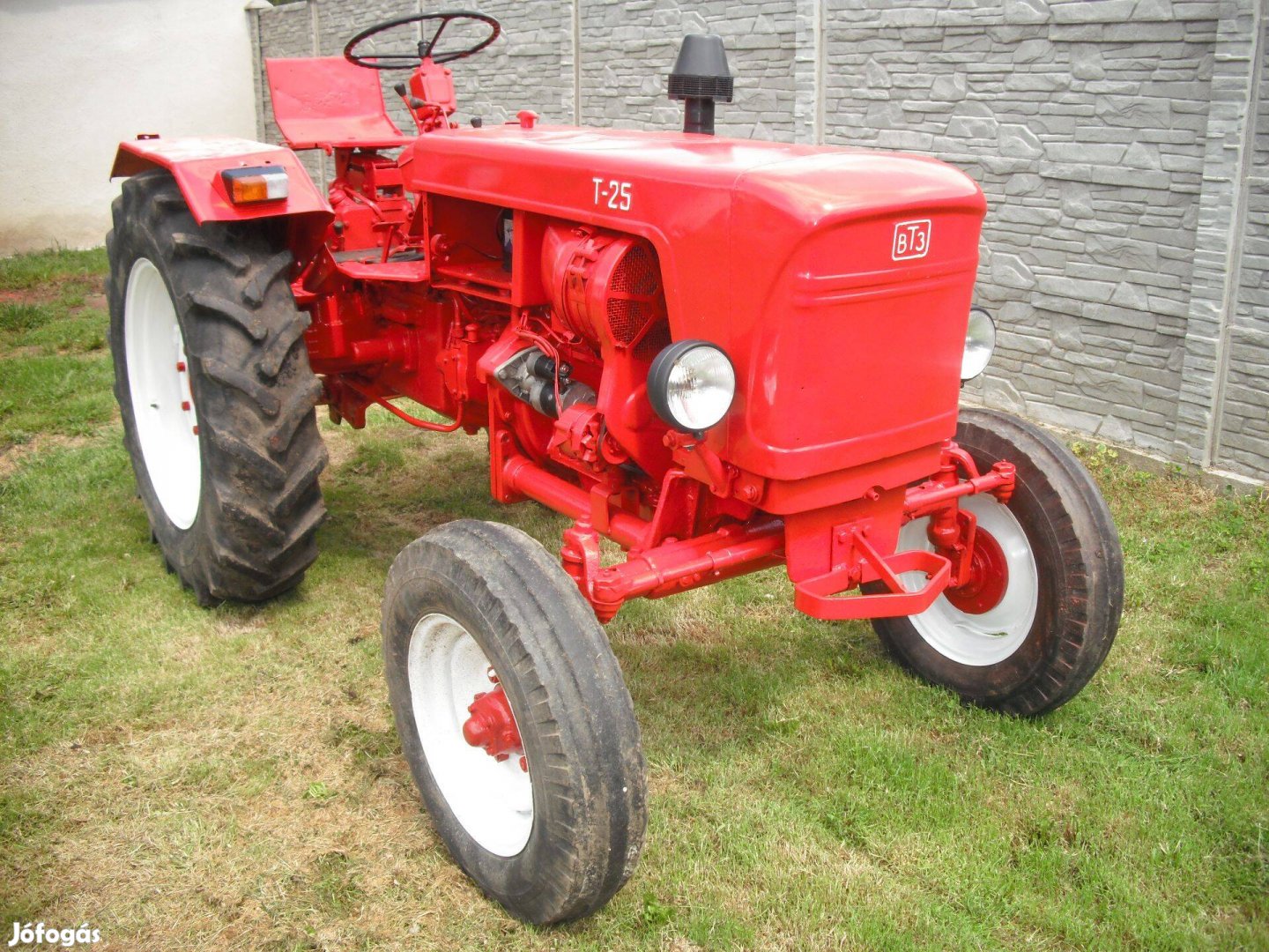 T-25 traktor