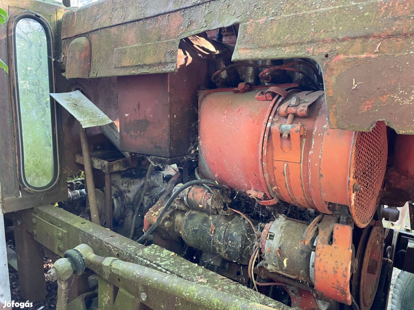 T-25 traktoralkatrészek
