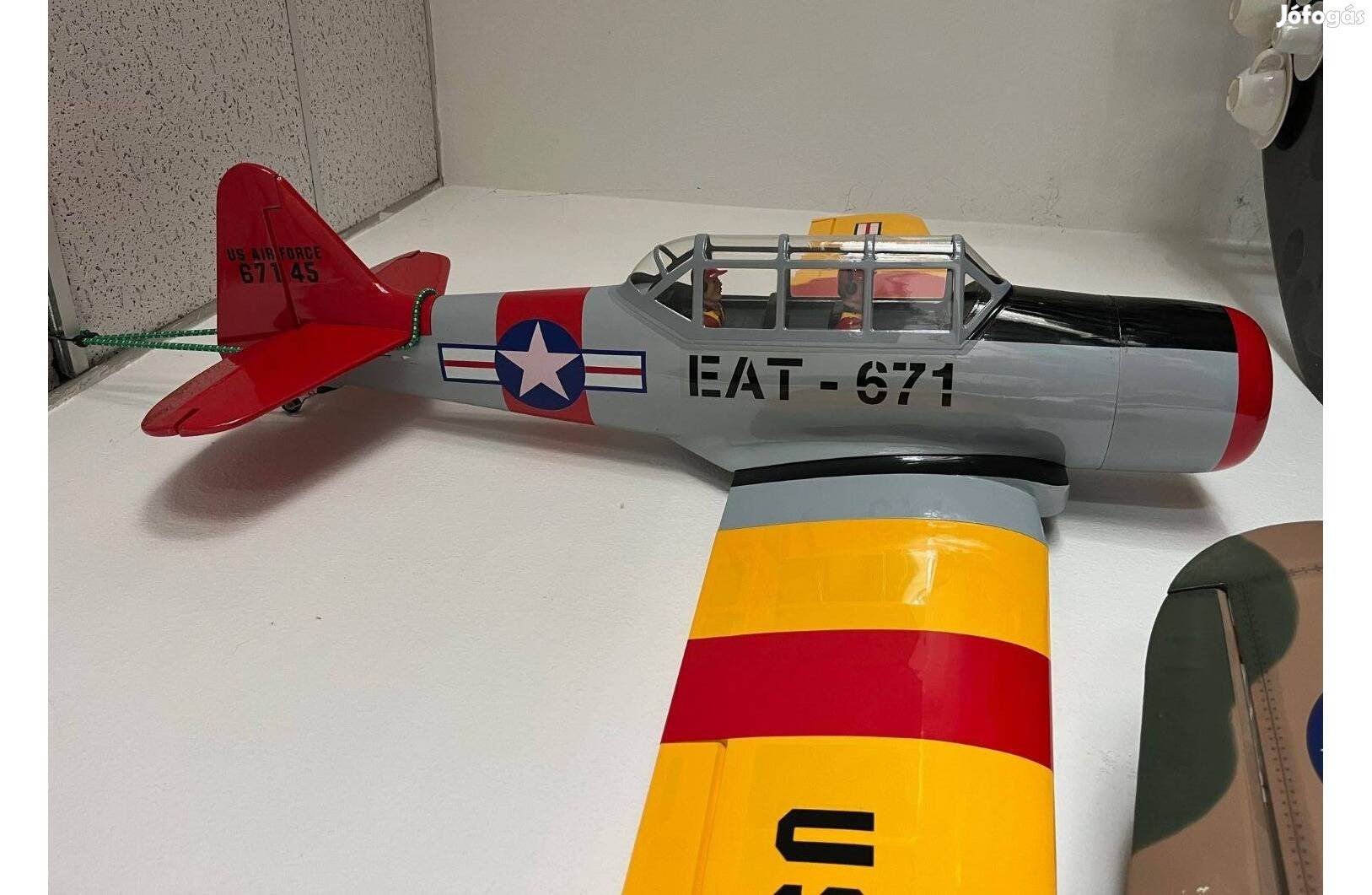 T-6 Texan RC modell (170cm)