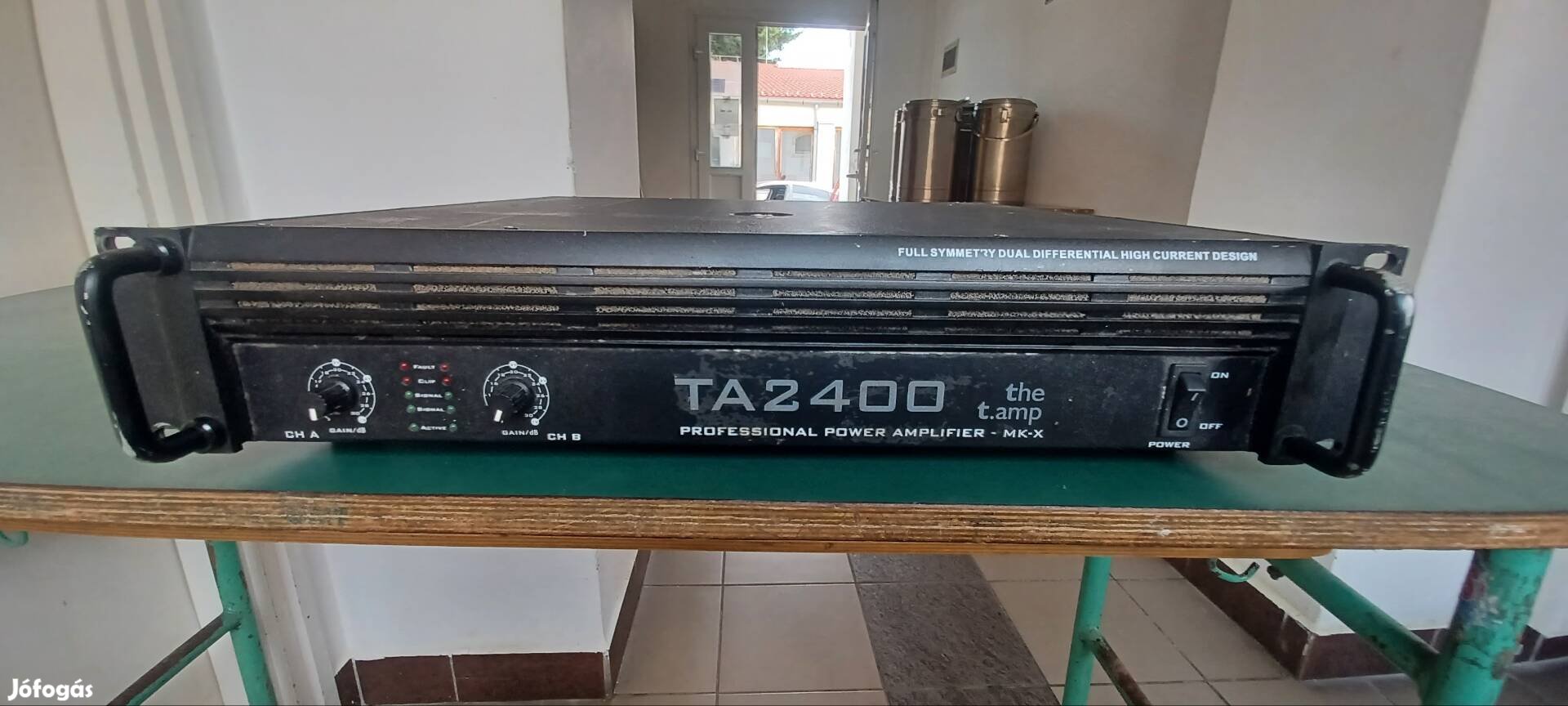 T Amp 2400 végfok