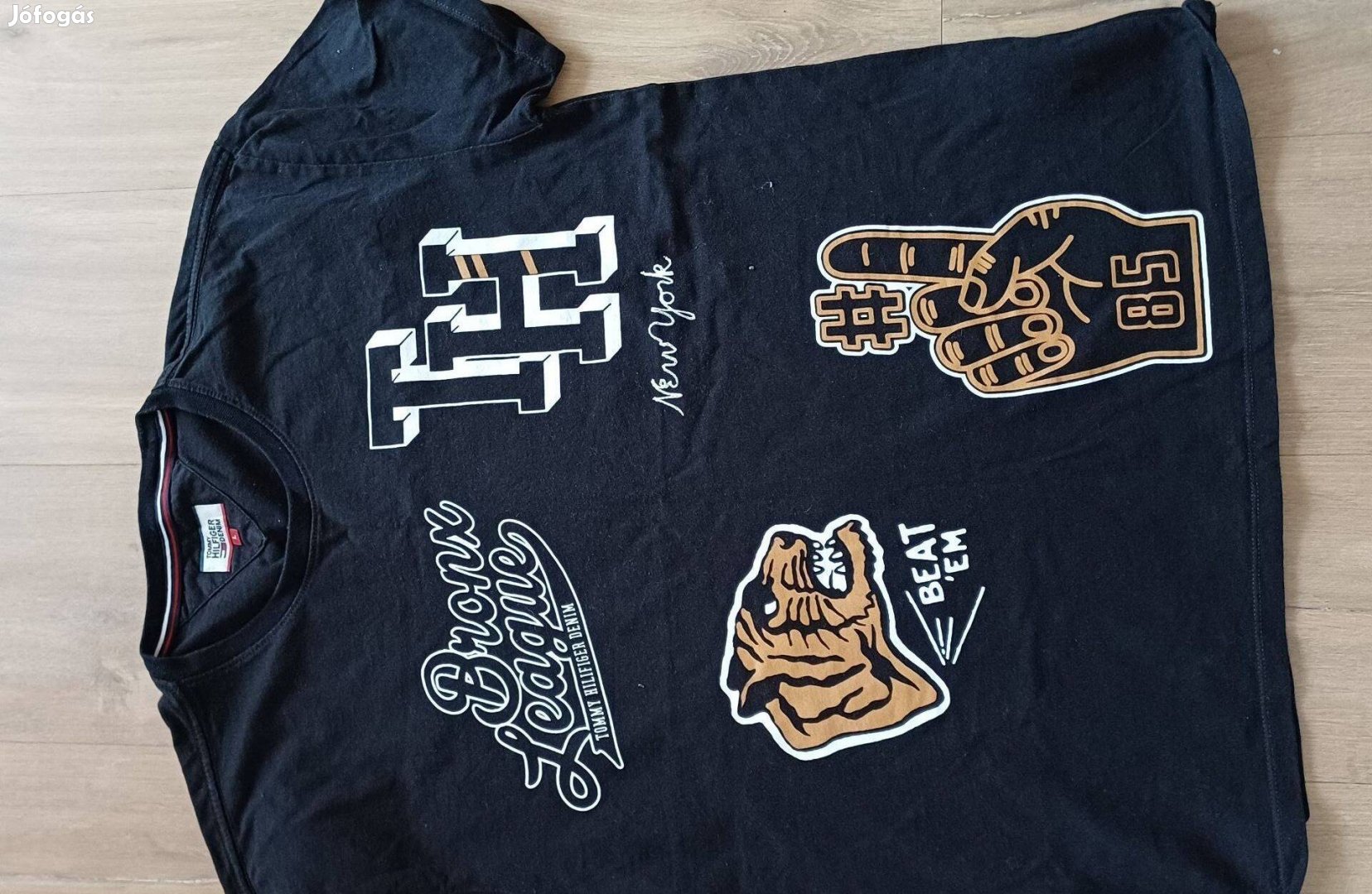 T.Hilfiger fekete, mintás férfi póló L