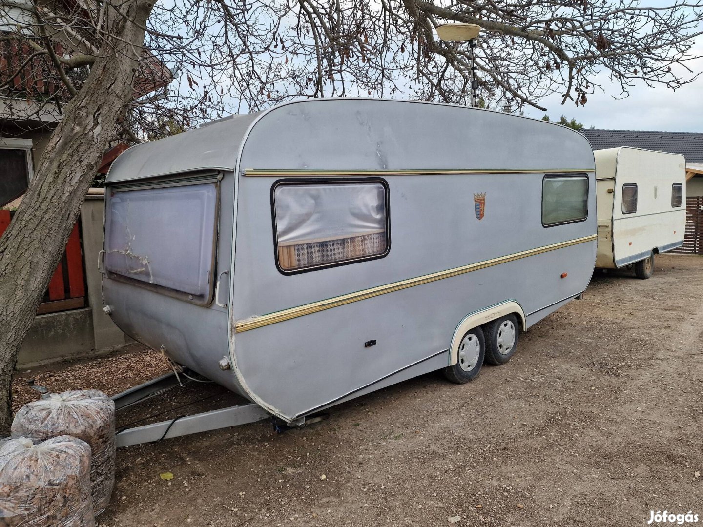 Tabbert 531 lakokocsi elősátorral telepitésre akar leszállítással is