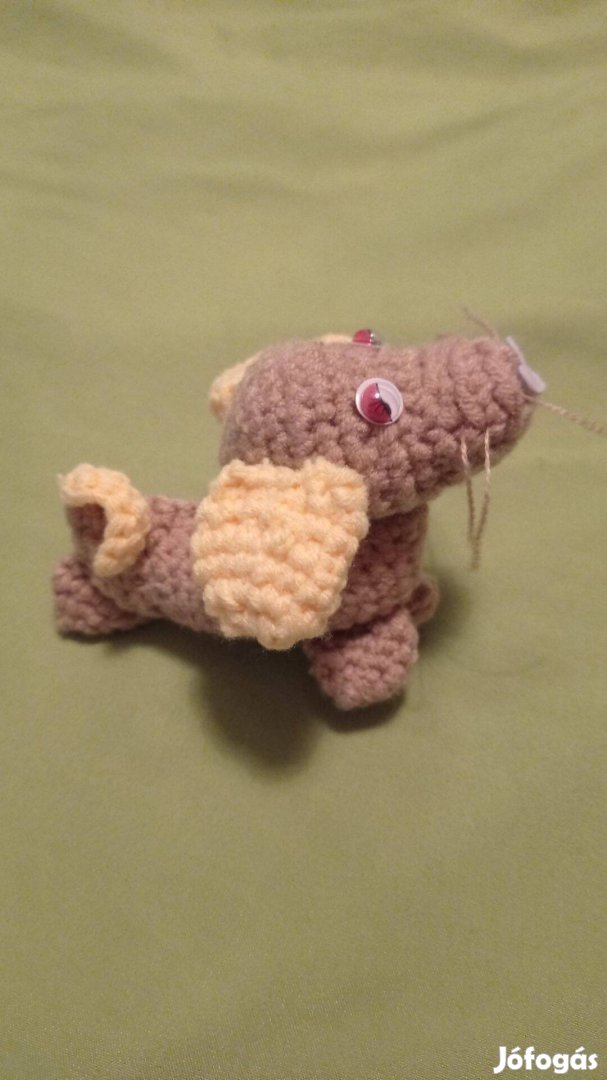 Tacskó amigurumi figura (ajándék, dísztárgy)