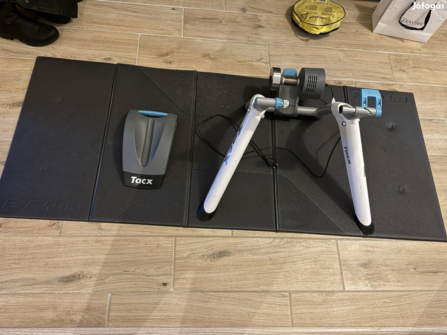 Tacx Flow interaktív edzőgörgő