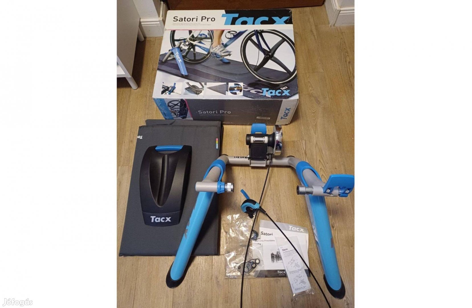 Tacx Satori Pro edzőgörgő (újszerű, dobozában)