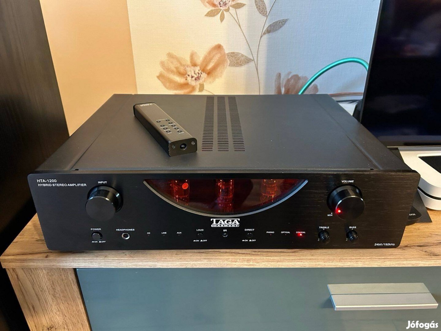 Taga Harmony HTA-1200 hibrid erősítő