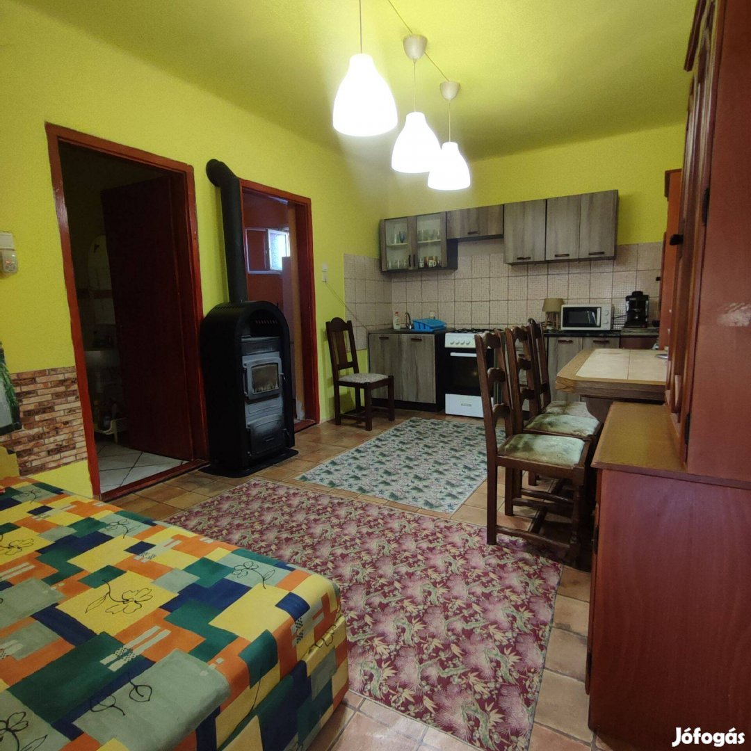 Tágas családi ház Tótkomlóson, csendes utcában