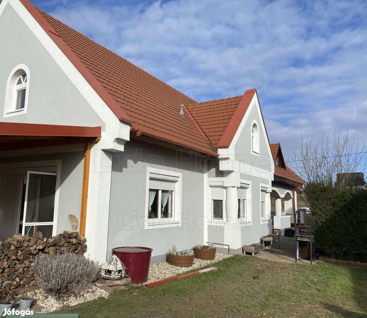 Tágas családi ház Veszprém melletti faluban, a Balaton kapujában