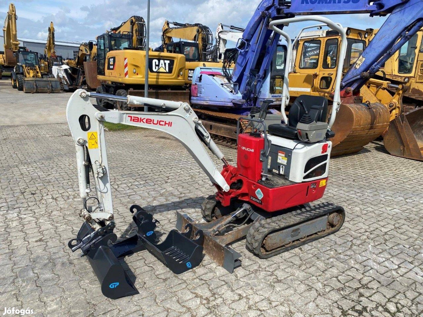 Takeuchi TB210R / 640 üzemóra / Lízing 20%-tól