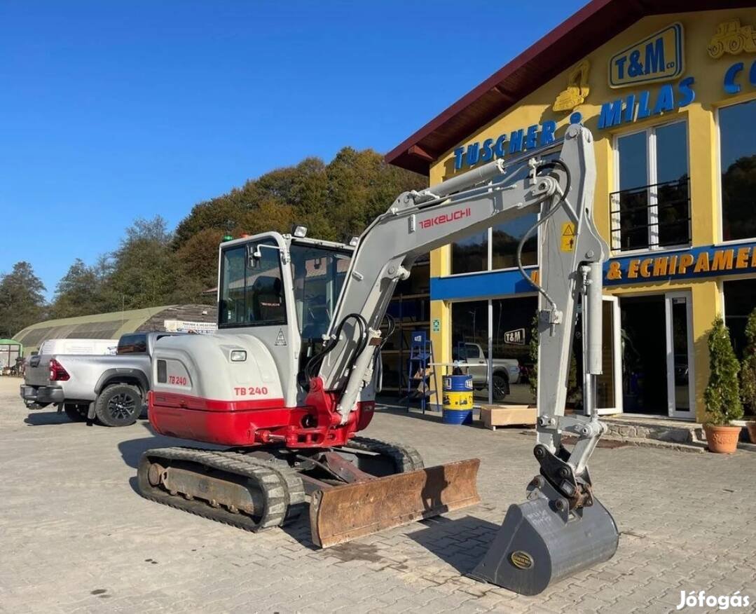 Takeuchi TB240 kotrógép 