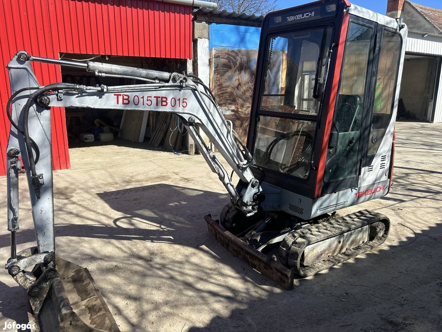 Takeuchi TB 015 minikotró. 