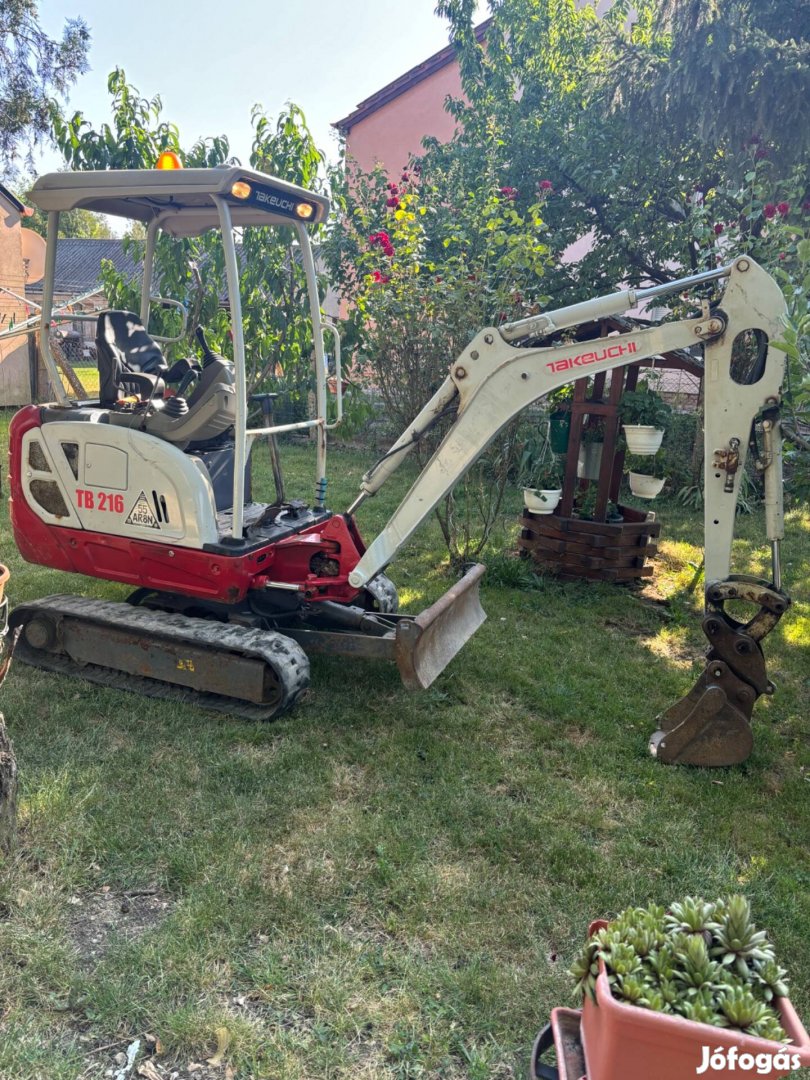 Takeuchi Tb 216