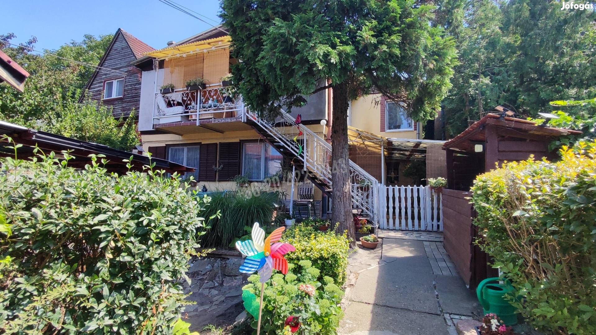 Taksonyban, a Kis-Dunától 1 utcára eladó önálló családi ház