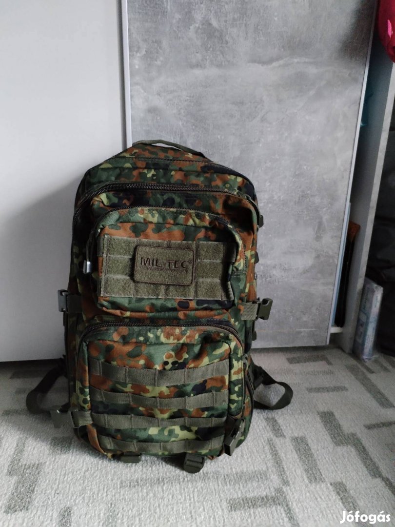 Taktikai militari hátizsák újszerű garanciás 51*29*28cm