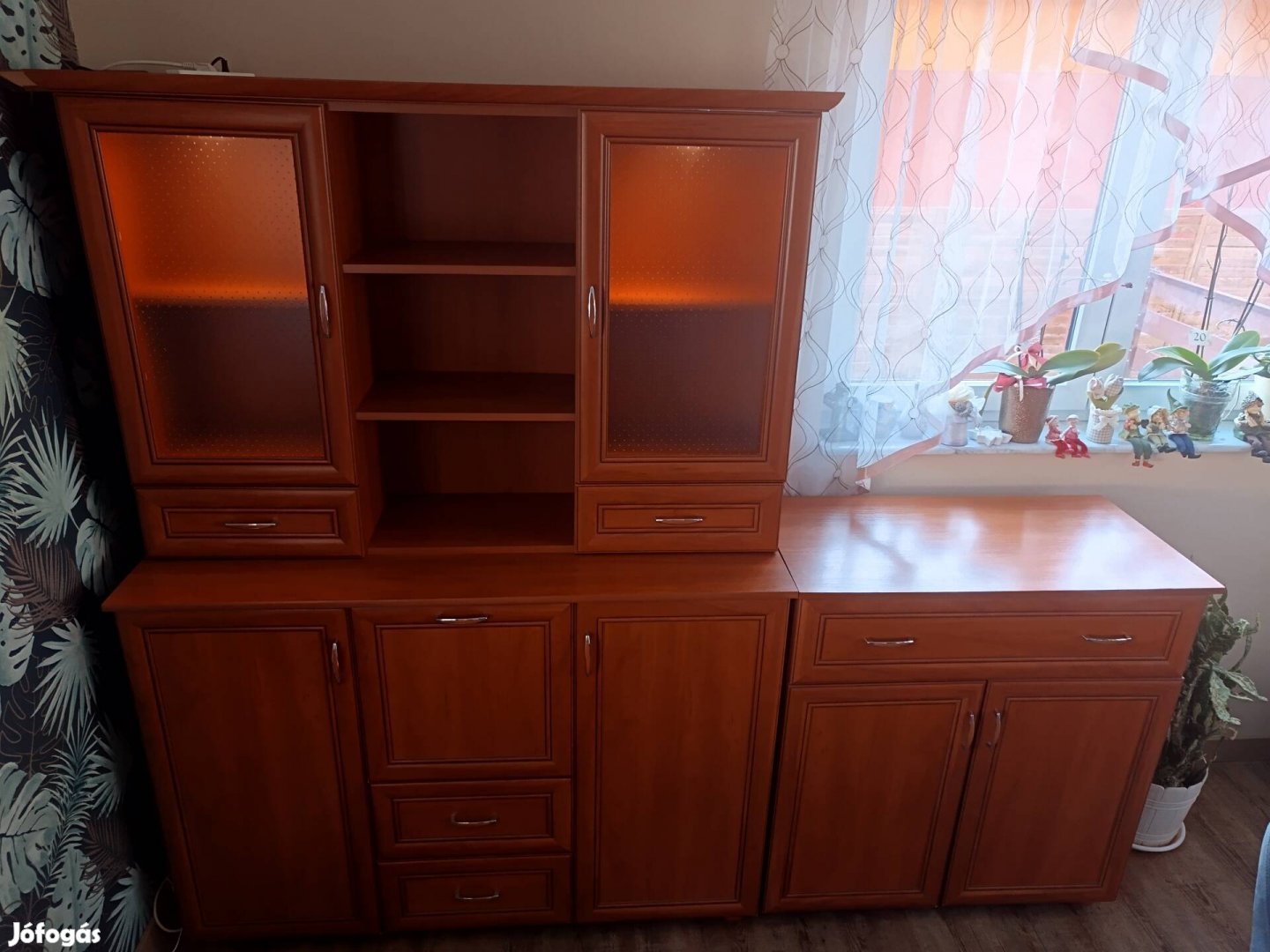 Tálaló szekrény jó állapotban eladó 