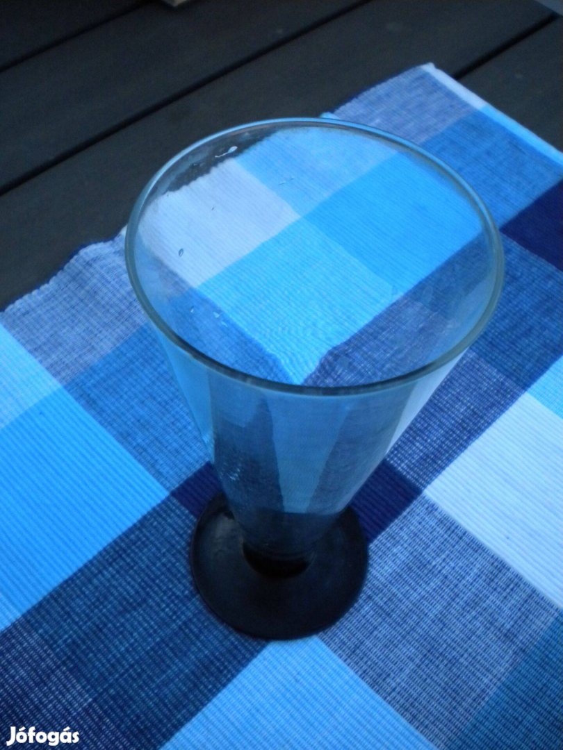 Talpas koktélos pohár