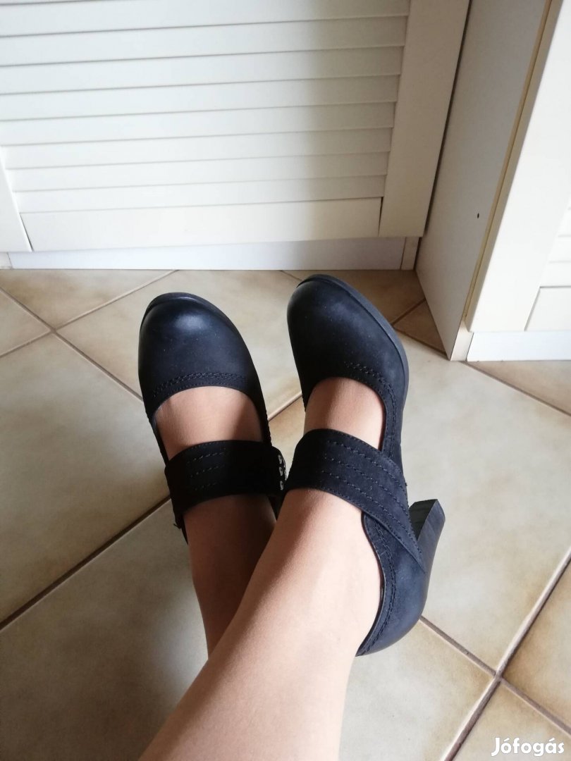 Tamaris 38 as fekete nubuk bőr cipő