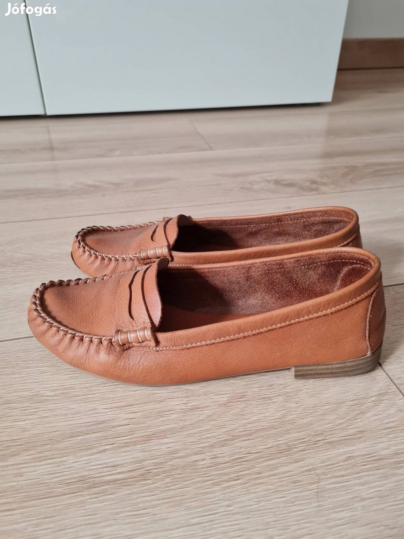 Tamaris bőr mokaszin