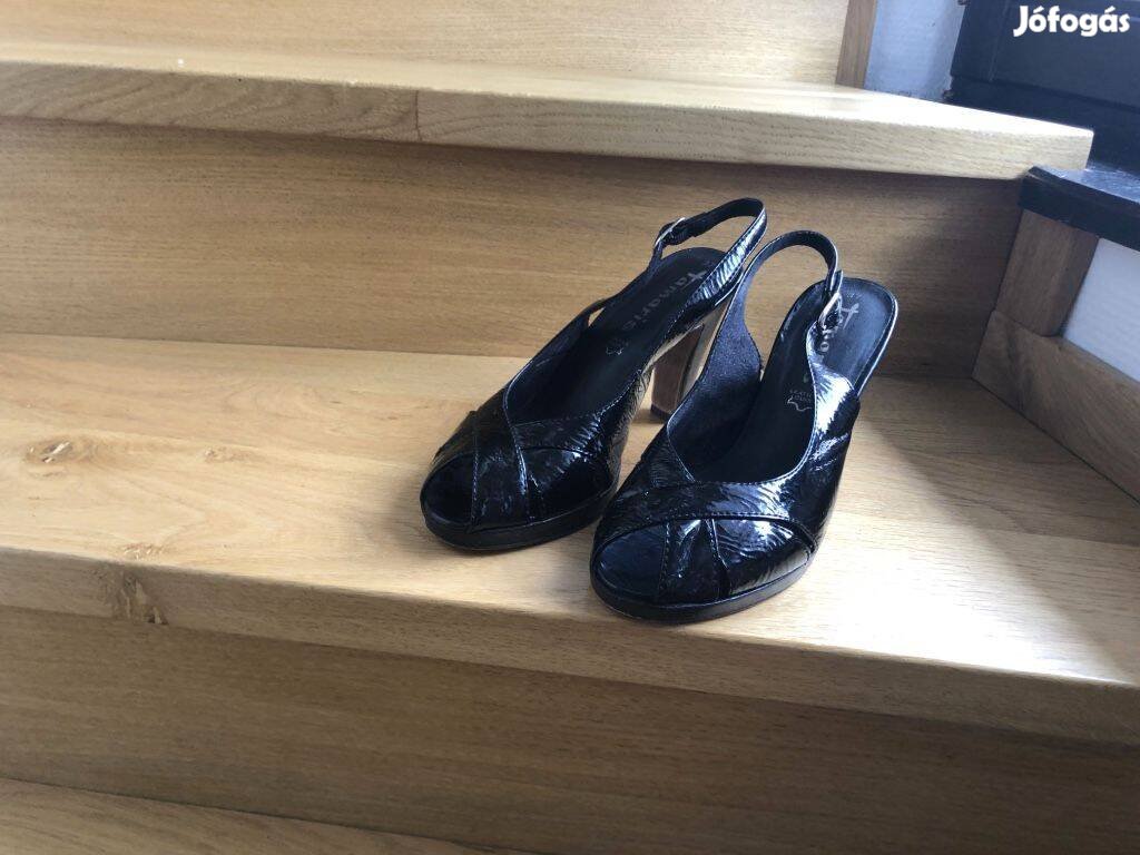 Tamaris fekete bőr szandál 37-s