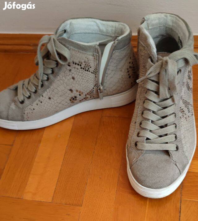 Tamaris magasszárú valódi bőr sneaker cipzárral és fűzővel