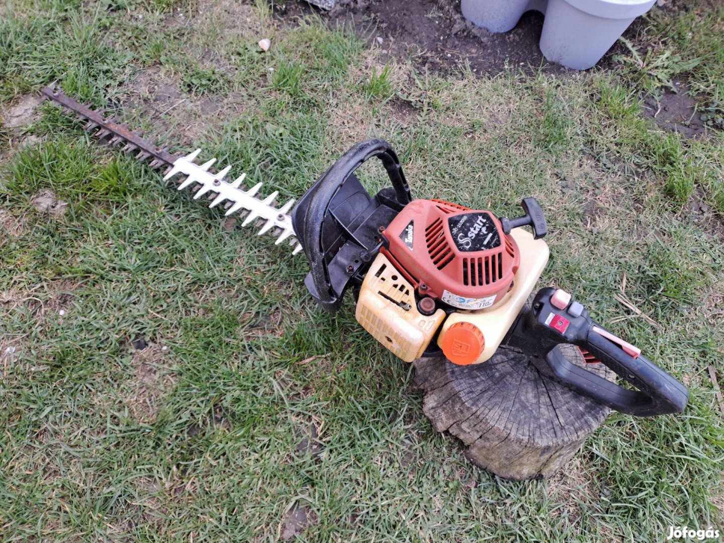 Tanaka Hitachi THT 2520 SB benzinmotoros sövényvágó