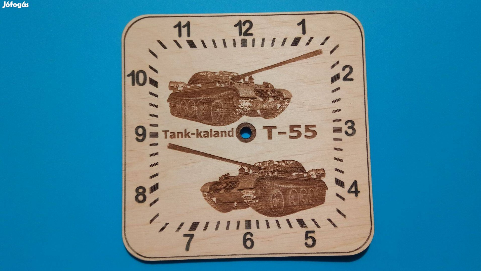 Tank-Kaland T55 tank mintás falióra