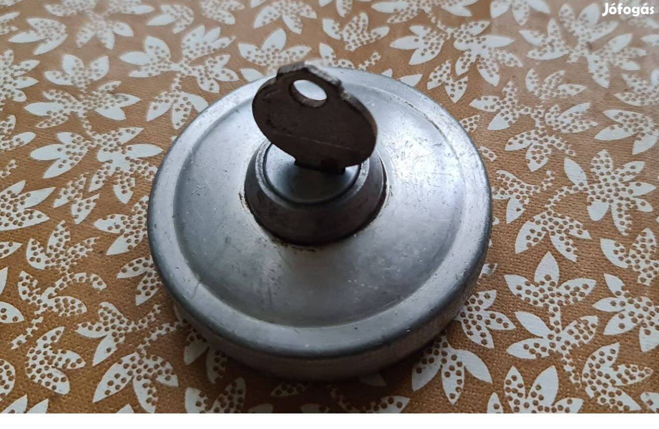 Tanksapka zárható alu Simson / Wartburg