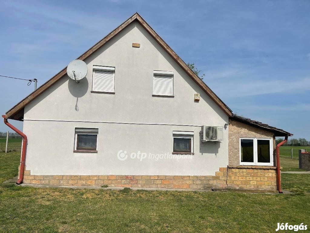 Tápiószelei 41 nm-es ház eladó