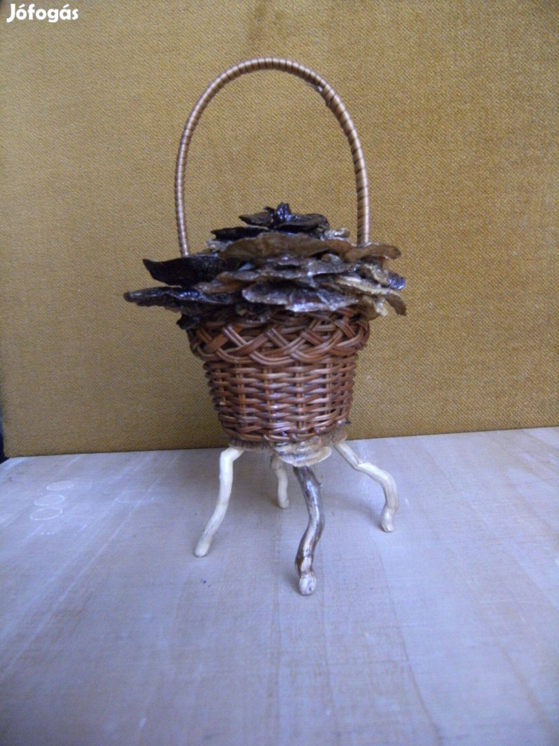 Taplókosár dísztárgy