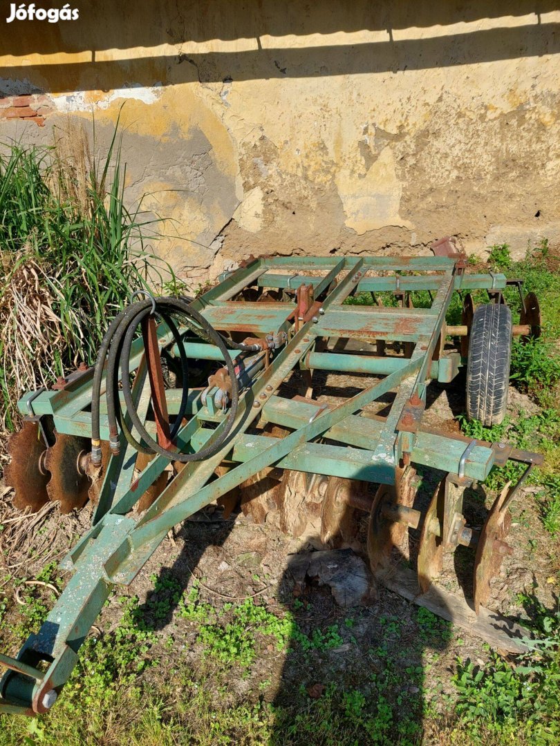 Tárcsa, vontatott XT