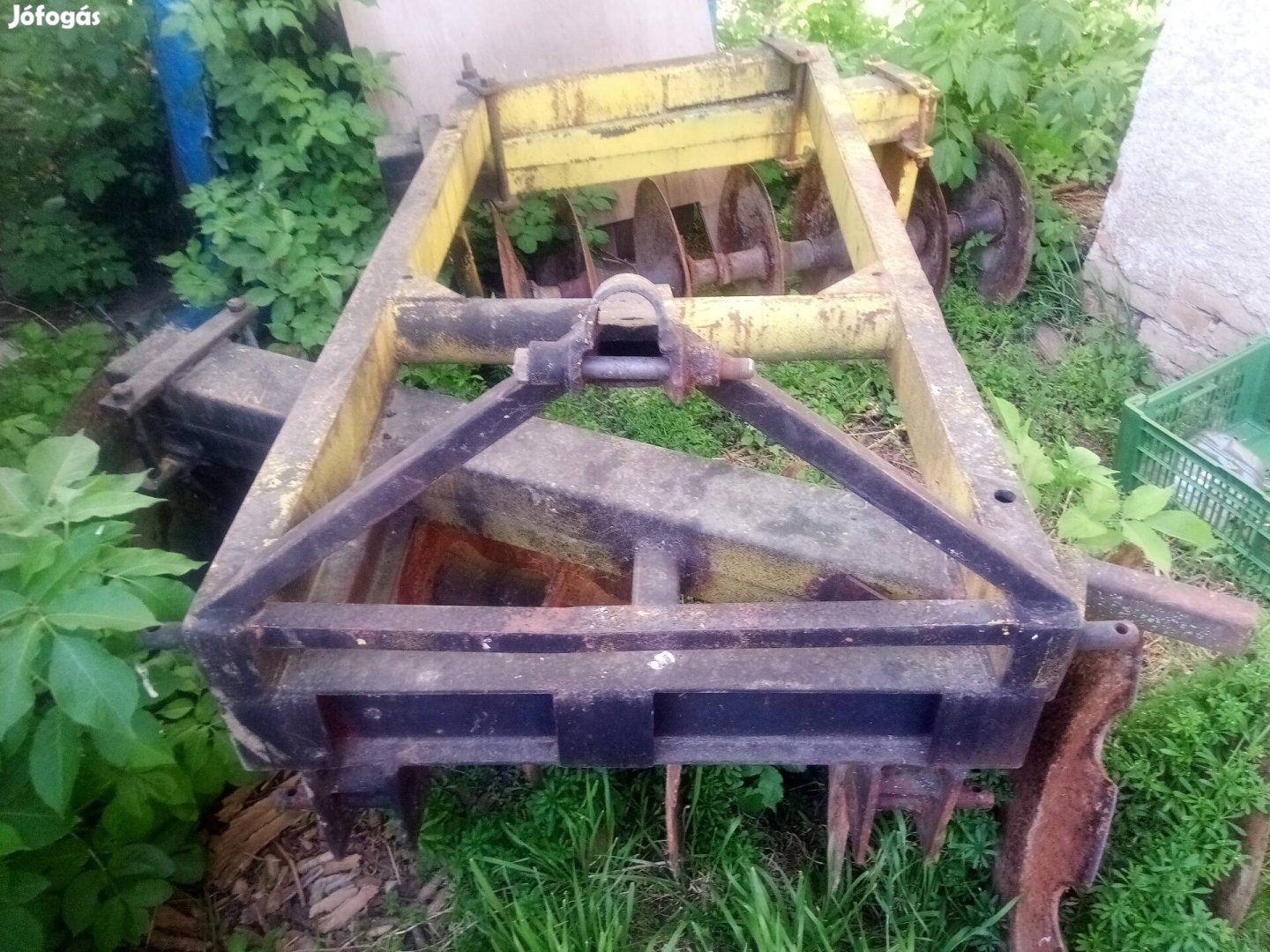 Tárcsa eladó