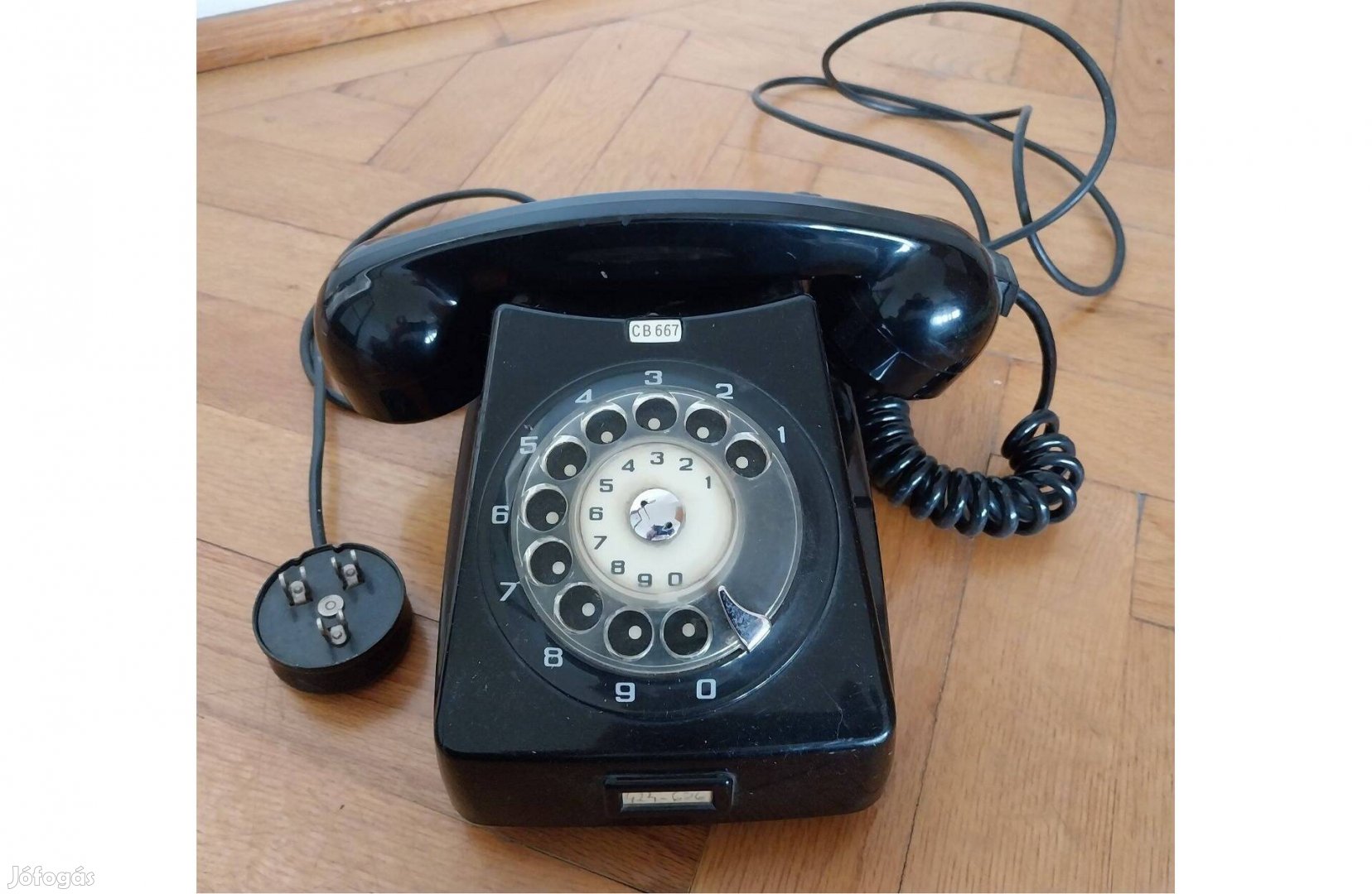 Tárcsás fekete telefon (CB667)