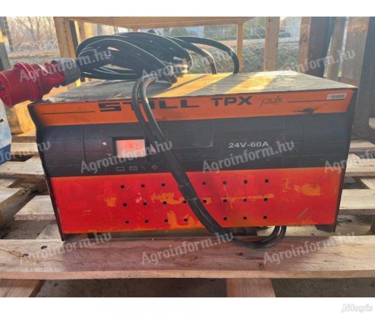 Targonca akkumulátor töltő 24V