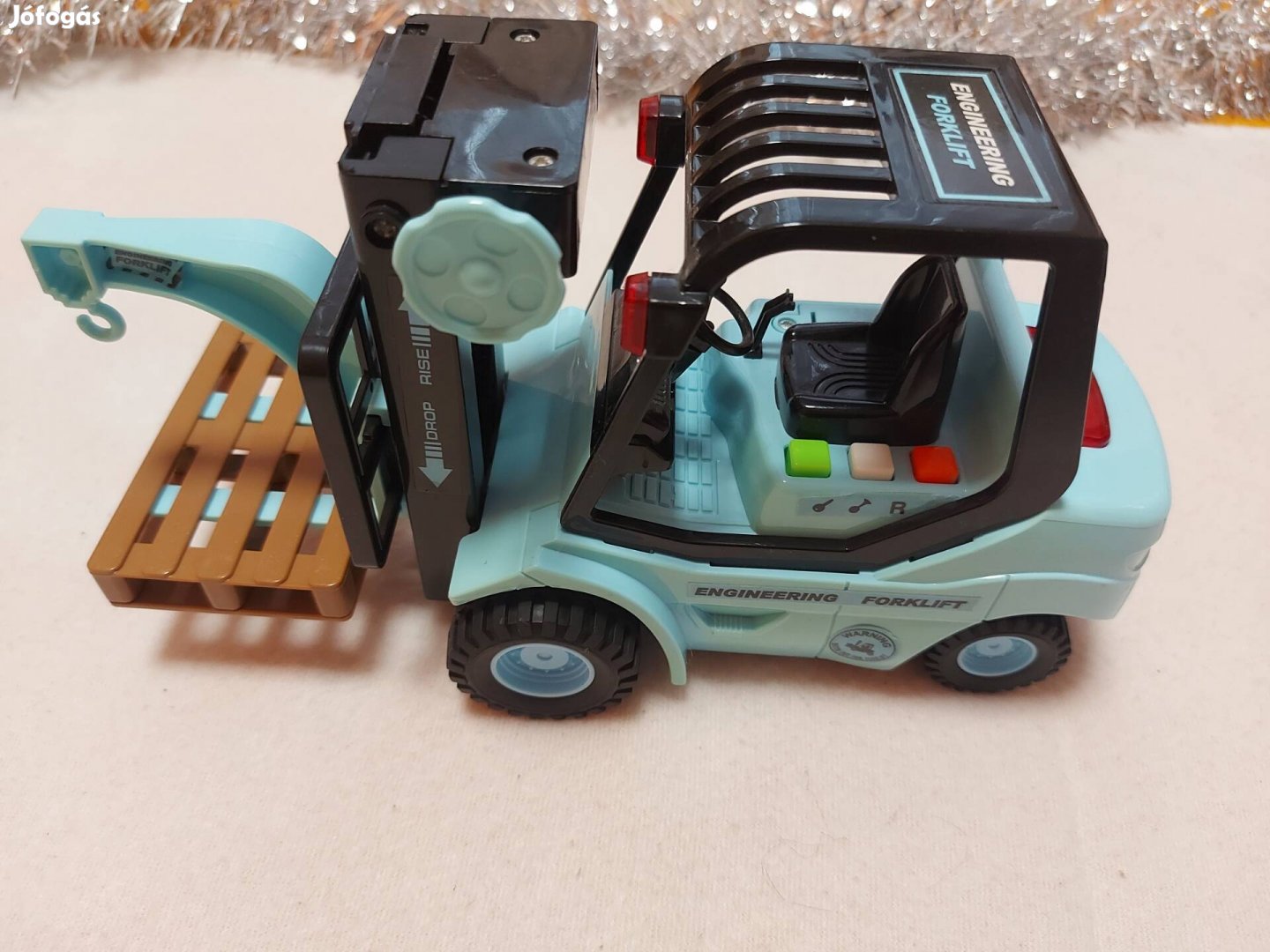 Targonca elemes raklappal!