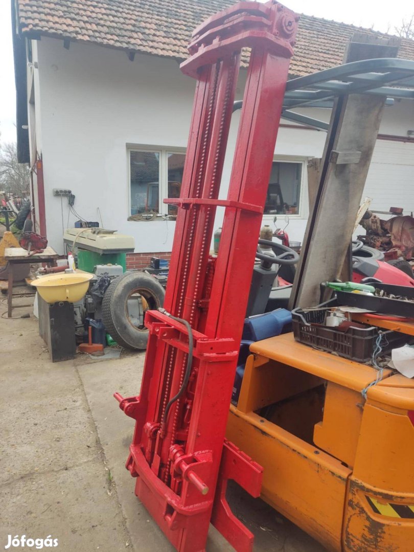 Targonca torony traktorhoz