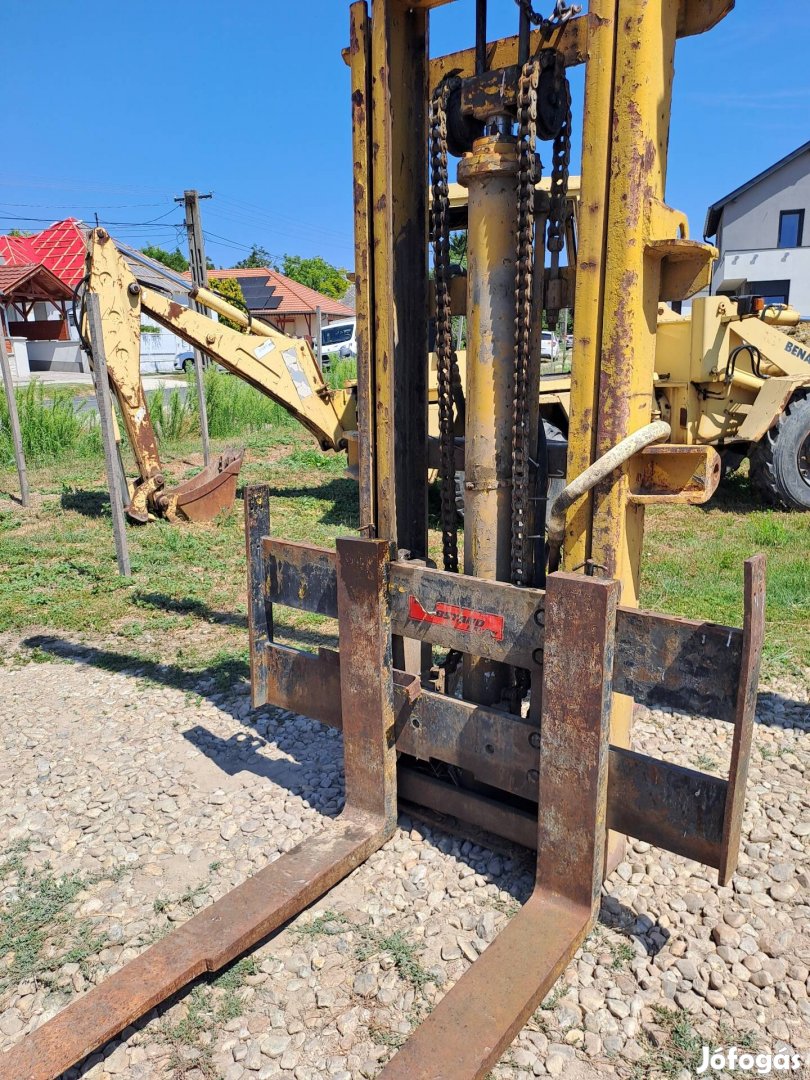 Targonca torony traktorra szerelhető 